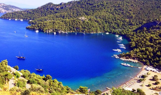 Which sea is Marmaris on